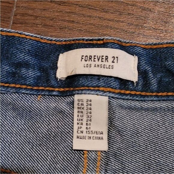 NWT … FOREVER 21 “Size: 24” High Rise Shorts - Picture 10 of 11